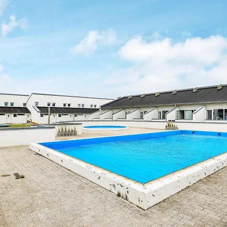 6 Person In Brovst-by Traum * Brovst