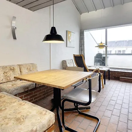 6 Person In Brovst-by Traum
