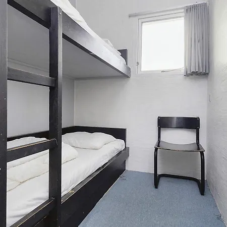 6 Person In Brovst-by Traum *