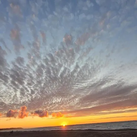 6 Person In Brovst-by Traum *